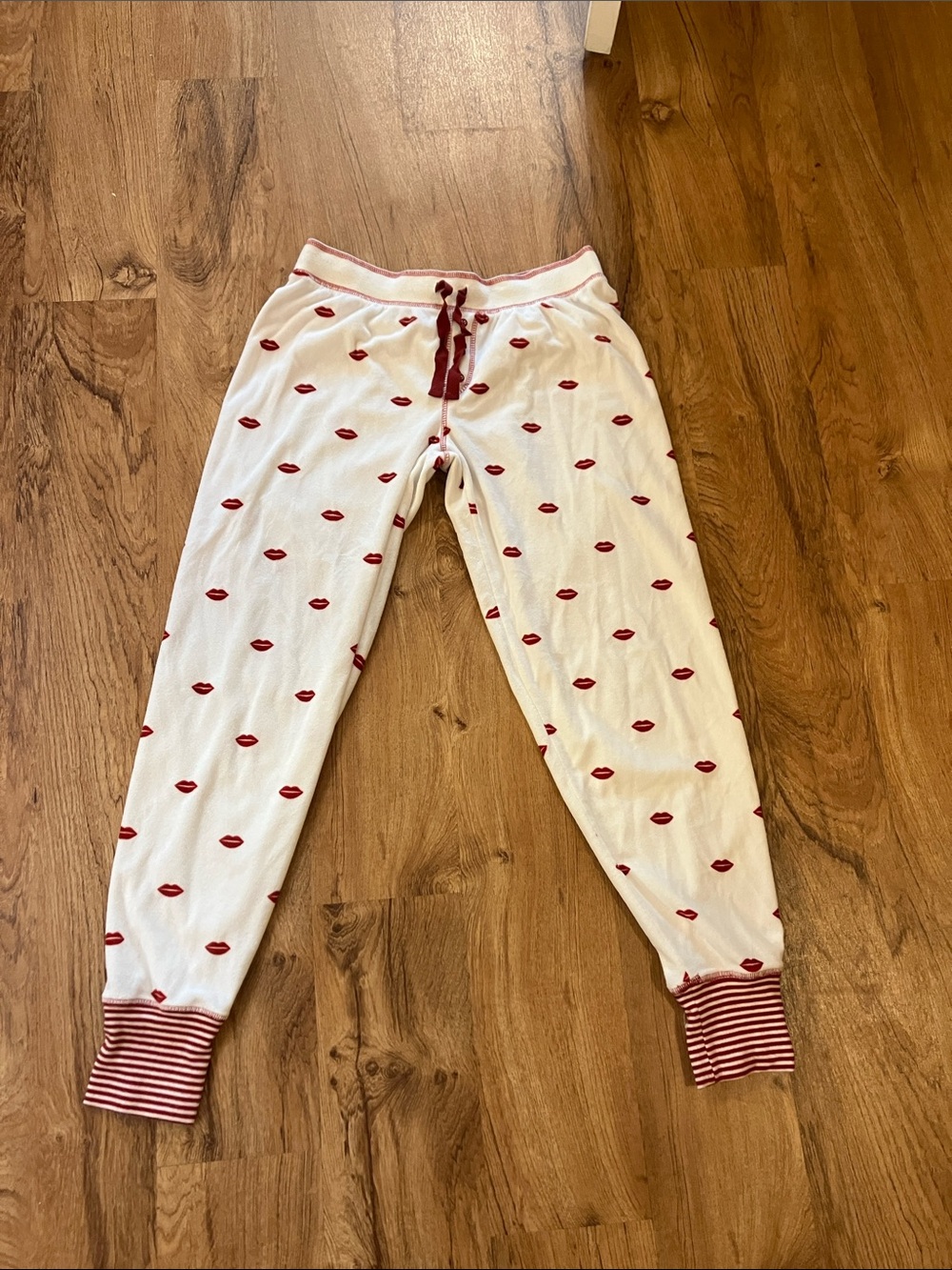 PJ salvage originals velour lip print pajama pants medium